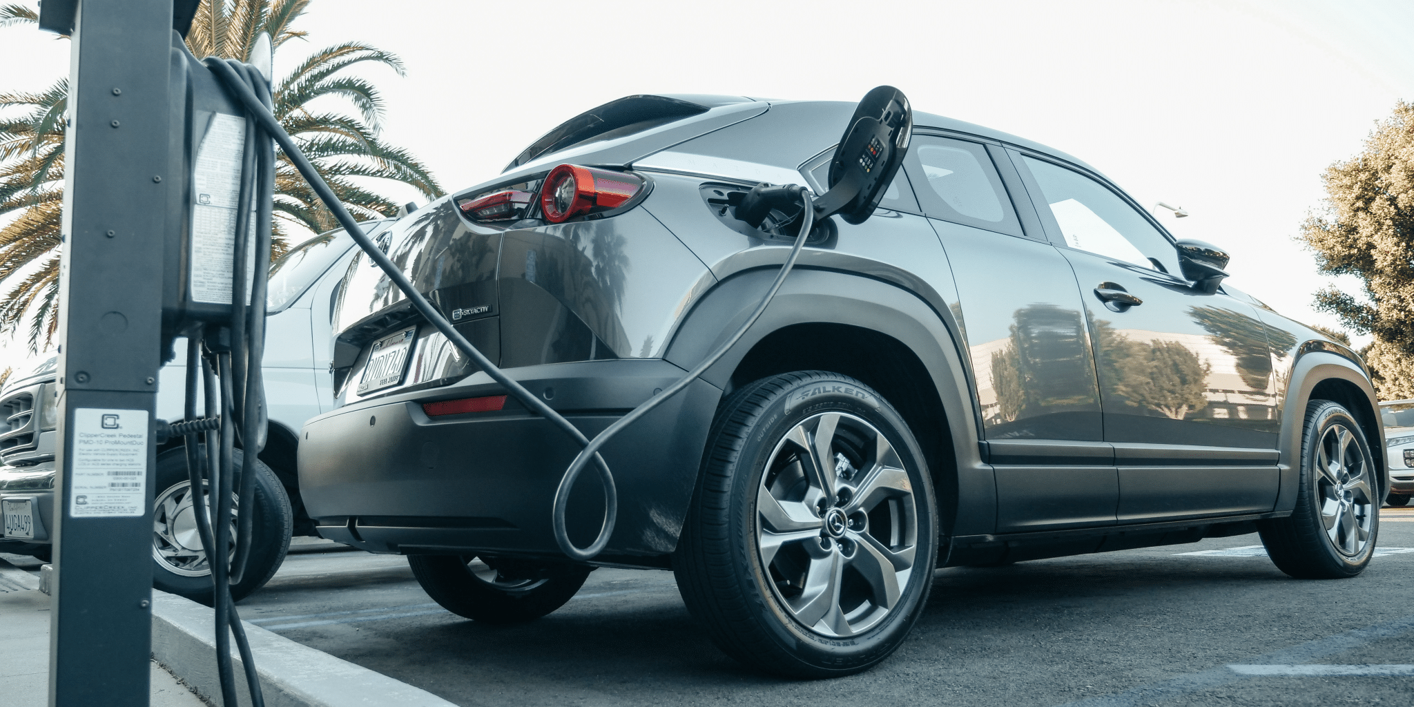 EV Shoppers Flood Dealerships Ahead of Expiring Federal Incentives